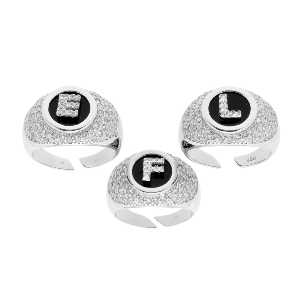 Anello Fascione Zirconi Bianchi con Lettera Zirconi Bianchi su fondo nero in ARGENTO 925 Galvanica Rodio