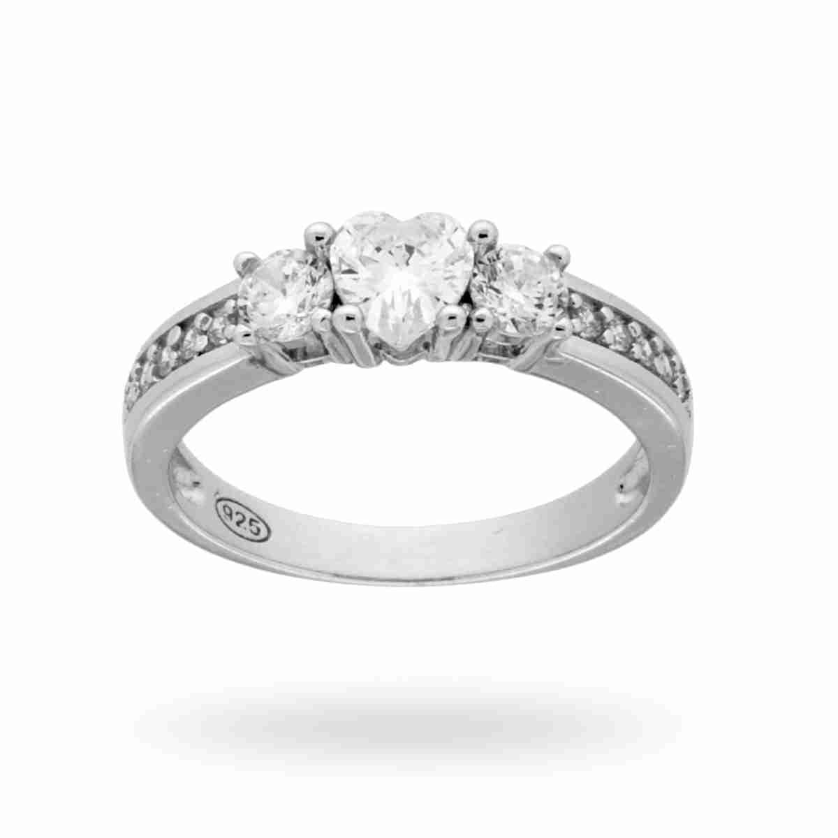 Anello Trilogy con Zirconi Bianchi mm 3.5 e Zircone Cuore mm 5 in ARGENTO 925 Rodiato